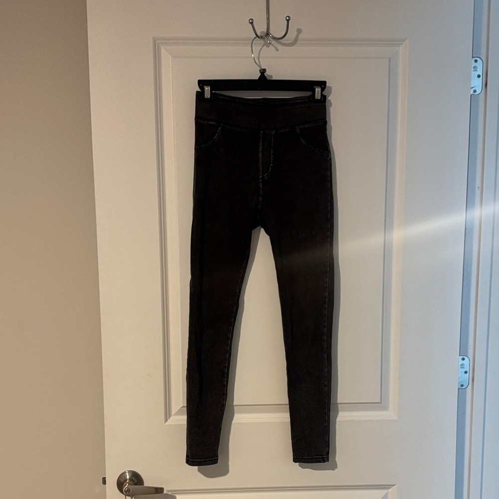 HALARA Dark Gray Jeggings